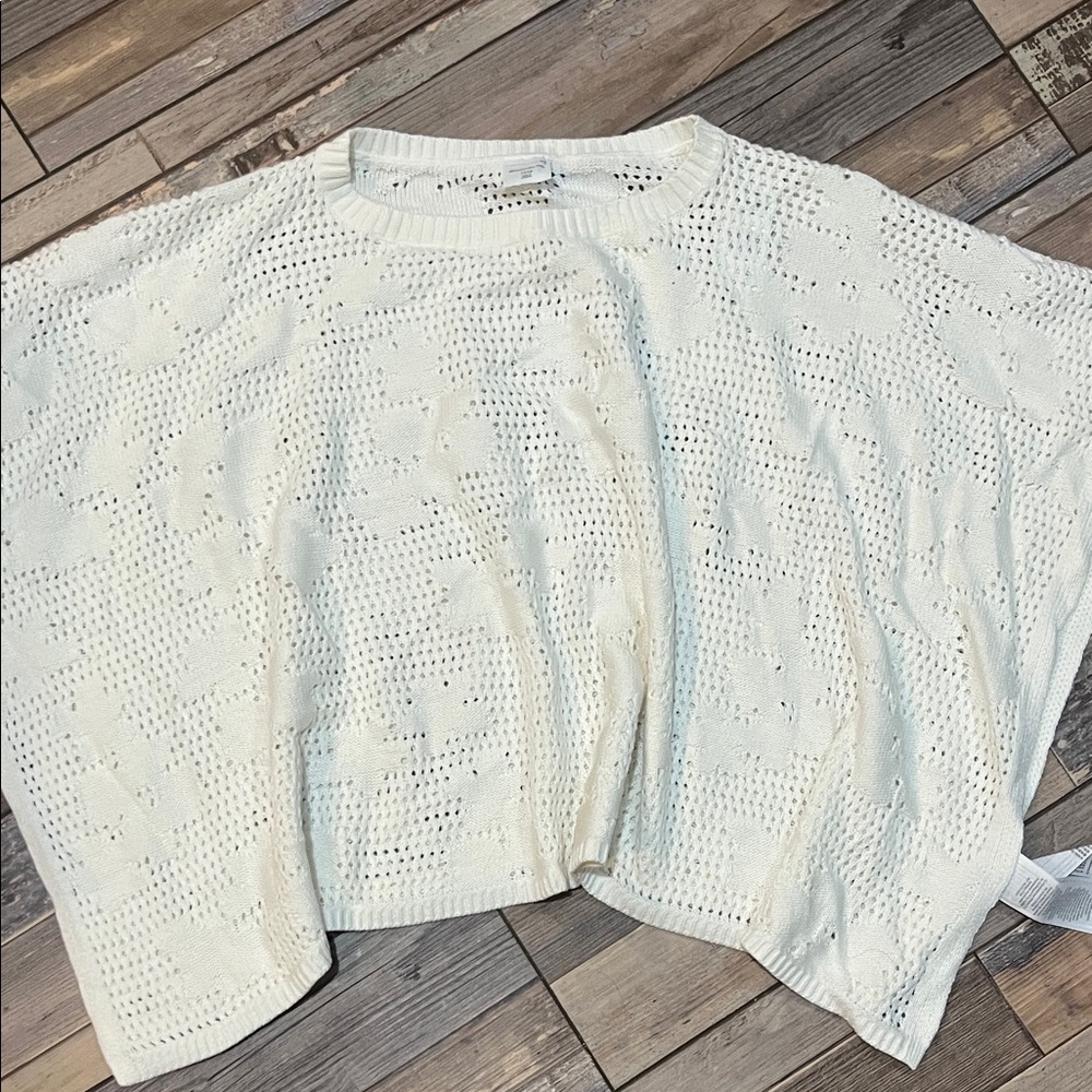 NWT Abercrombie and Fitch Kids Lightweight Cream Knit Pullover Top